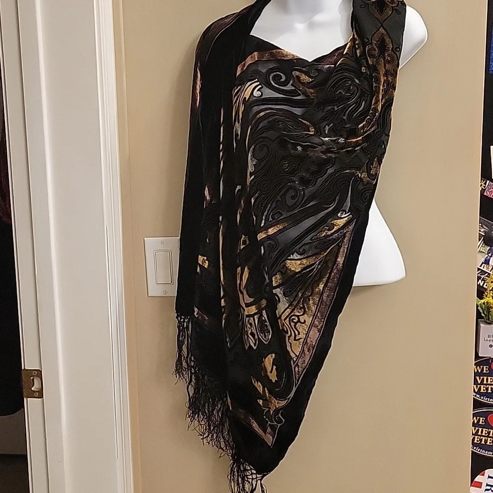 Black & Gold Paisley Burnout Scarf